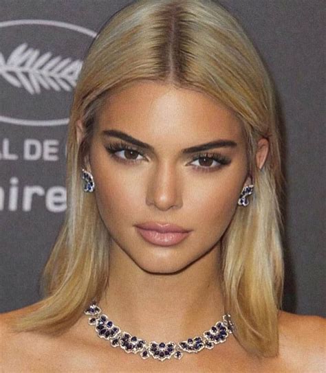 kendall jenner blonde highlights.